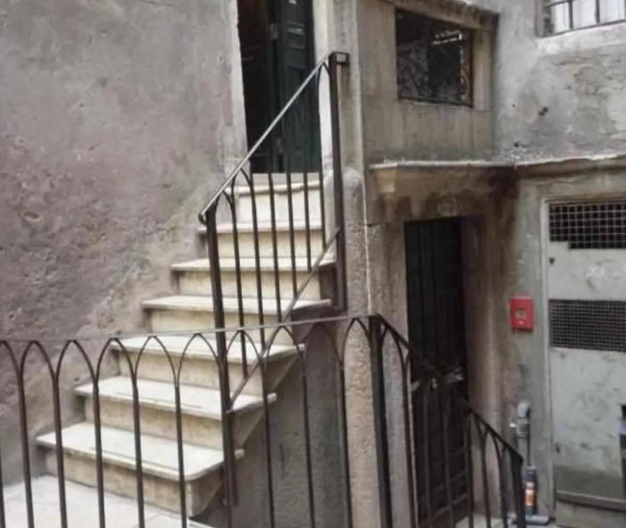 Emanuela'S Flat